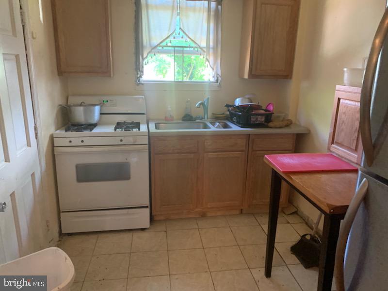 516 East Cold Spring Lane Baltimore, MD 21212 - Photo 5 of 7 Gallery Image 5