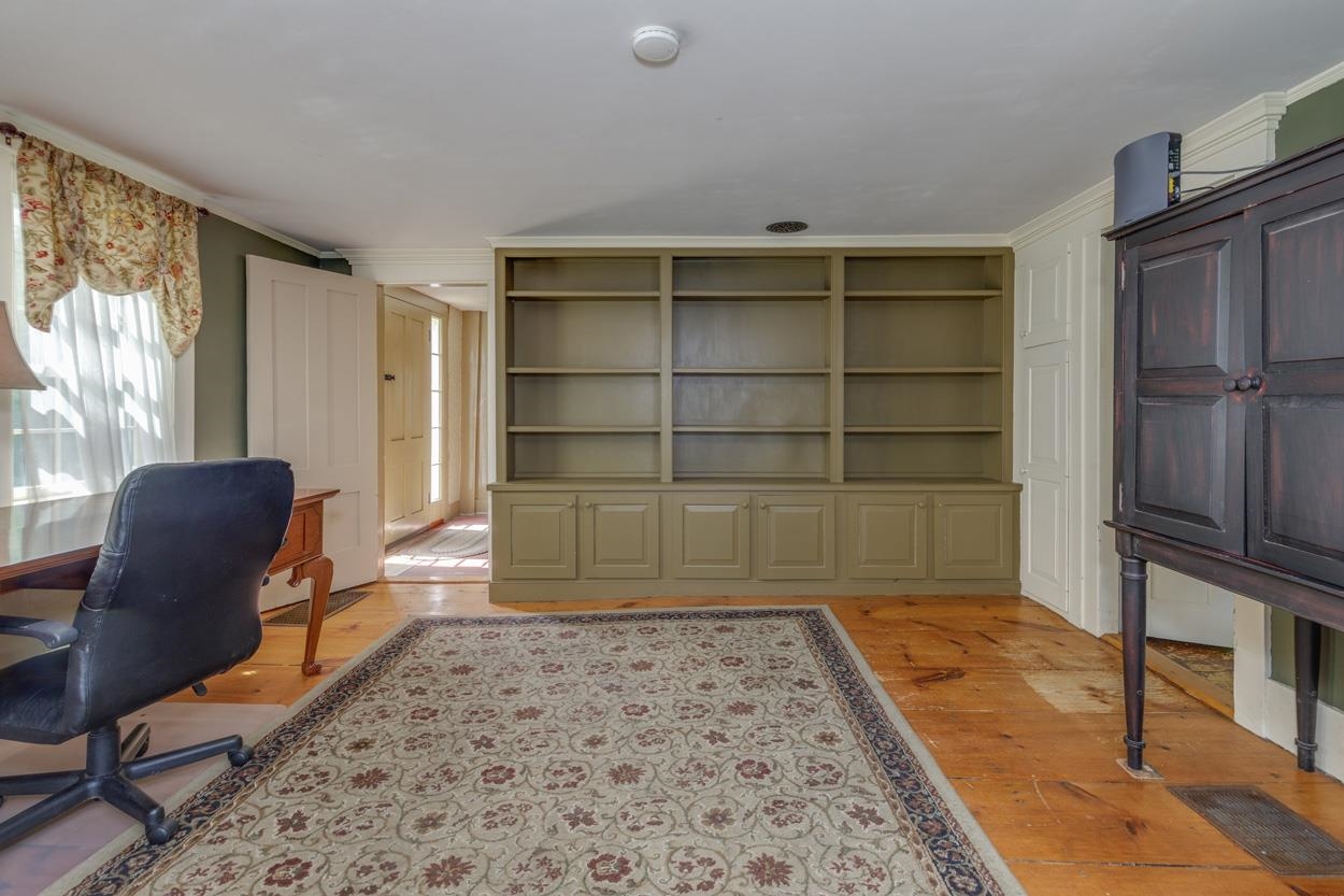 2 Raymond Road Deerfield, NH 03037 - Photo 20 of 53