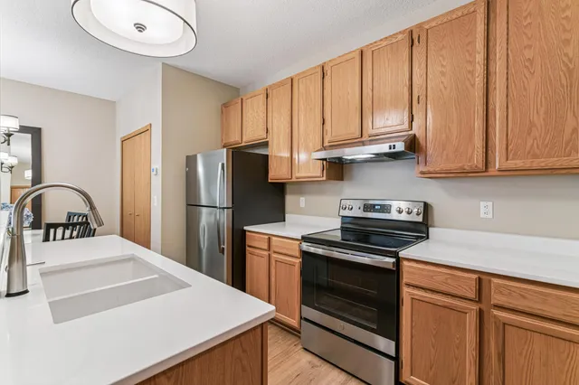 $295,000 | 8465 Cortland Road, Unit 125, Eden Prairie, MN 55344