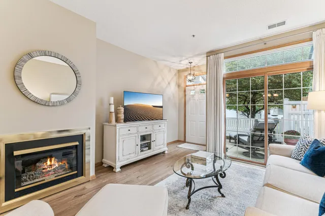 $295,000 | 8465 Cortland Road, Unit 125, Eden Prairie, MN 55344