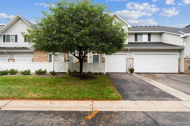 $295,000 | 8465 Cortland Road, Unit 125, Eden Prairie, MN 55344