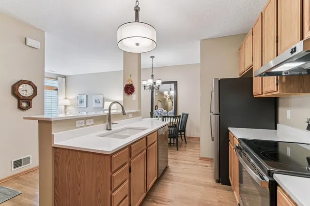 $295,000 | 8465 Cortland Road, Unit 125, Eden Prairie, MN 55344