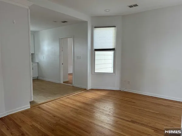 $2,800 | 143 West 2nd Street, Unit 2, Clifton, NJ 07011