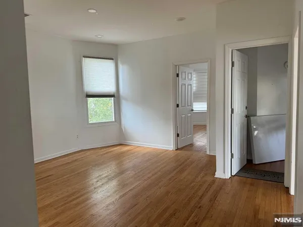 $2,800 | 143 West 2nd Street, Unit 2, Clifton, NJ 07011