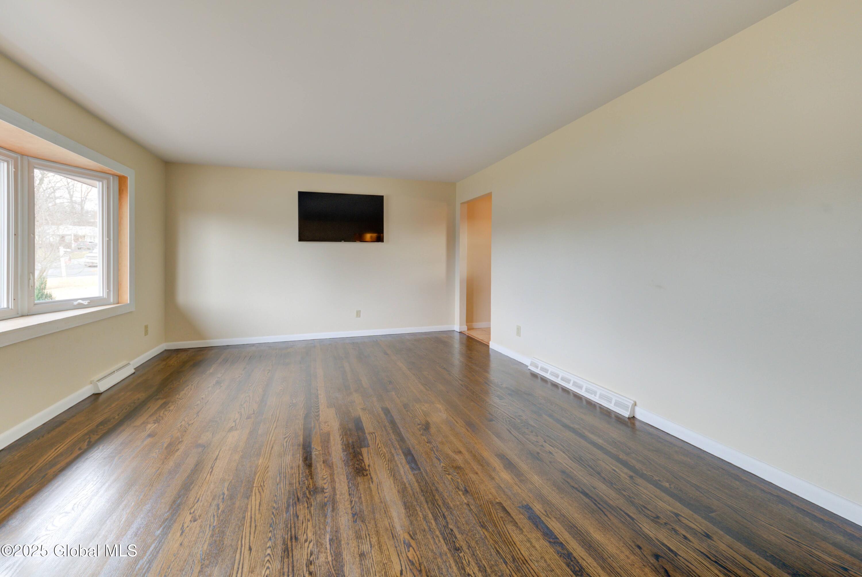 4 Buttercup Drive Albany, NY 12211 - Photo 12 of 34 11-4 Buttercup