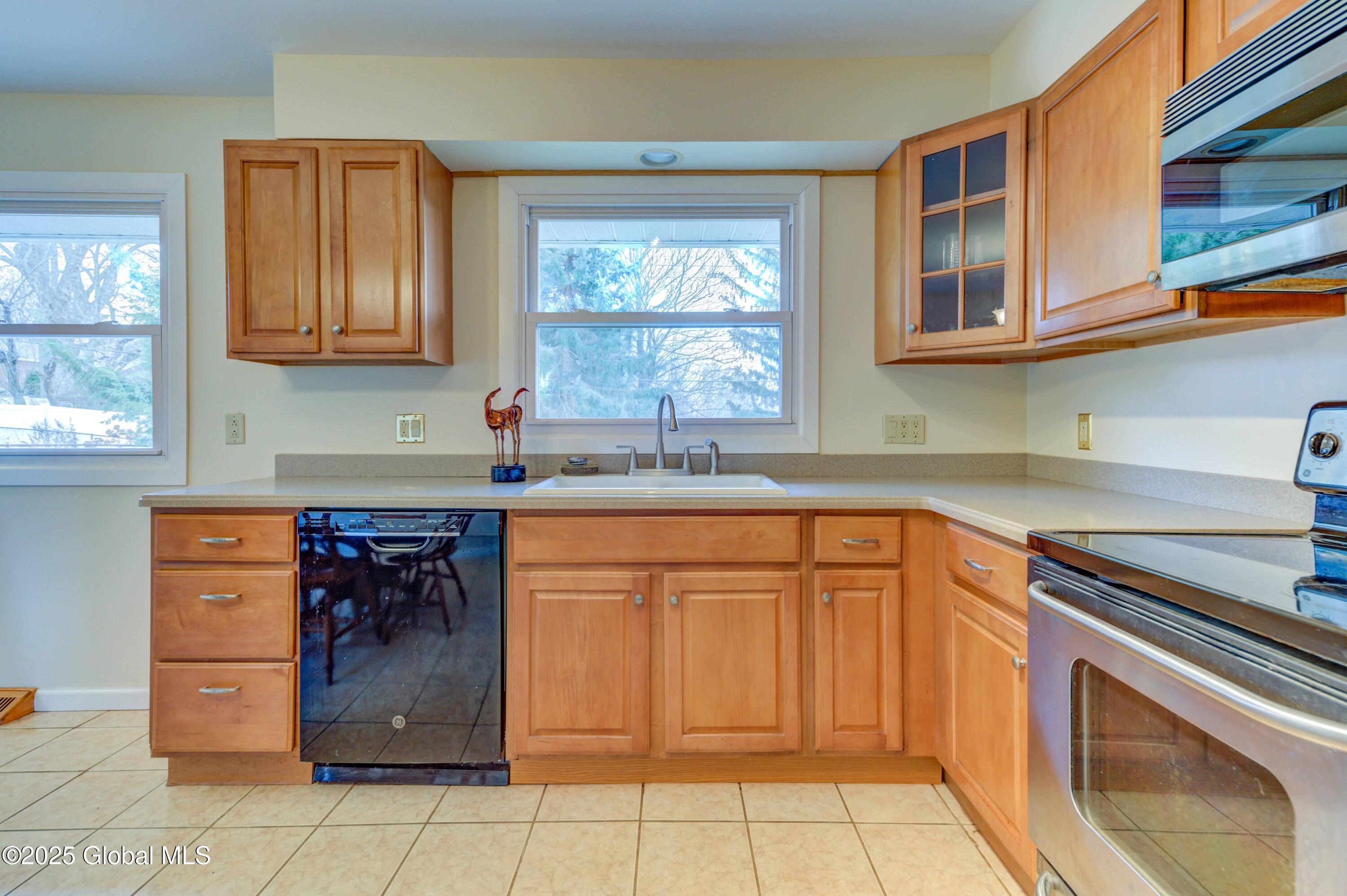 4 Buttercup Drive Albany, NY 12211 - Photo 14 of 34 16-4 Buttercup