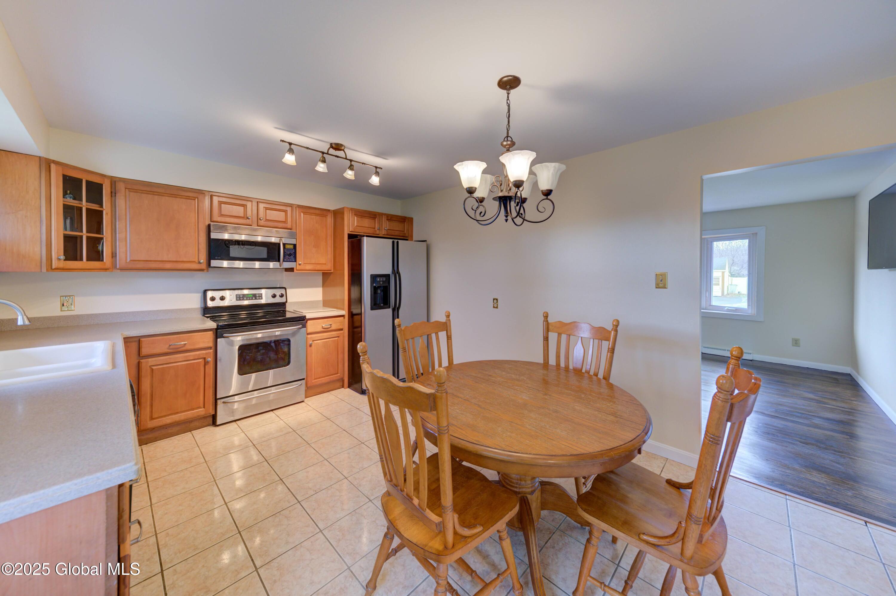 4 Buttercup Drive Albany, NY 12211 - Photo 15 of 34 18-4 Buttercup