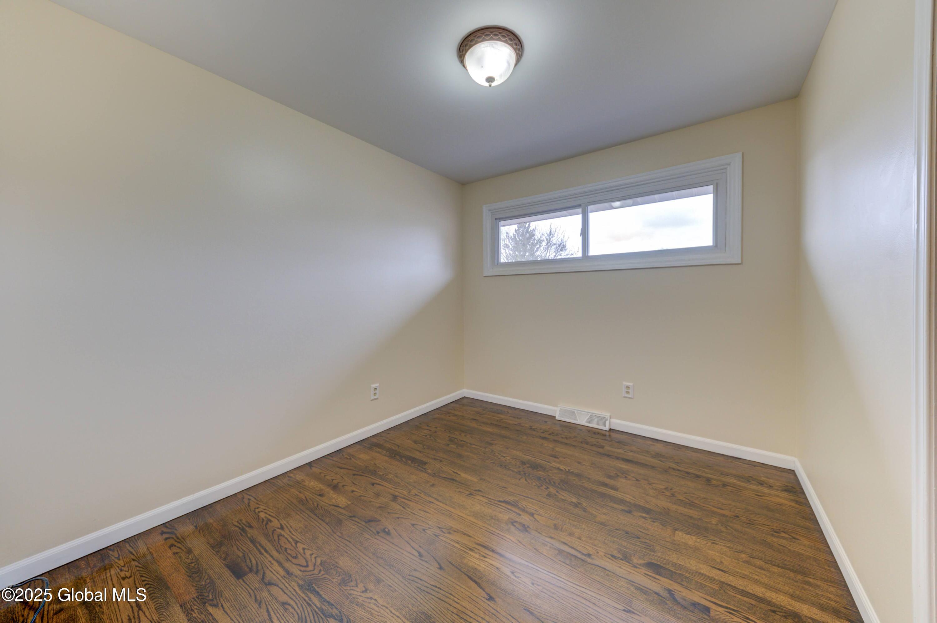 4 Buttercup Drive Albany, NY 12211 - Photo 17 of 34 3-4 Buttercup