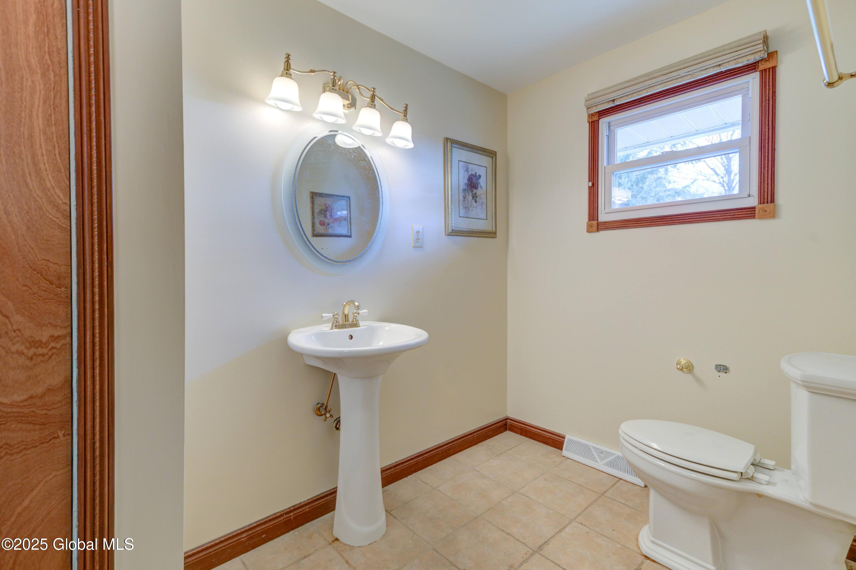 4 Buttercup Drive Albany, NY 12211 - Photo 21 of 34 6-4 Buttercup