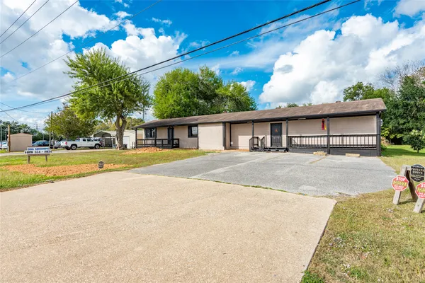 $1,400 | 12320 Farm To Market Road 1764, Unit B, Santa Fe, TX 77510