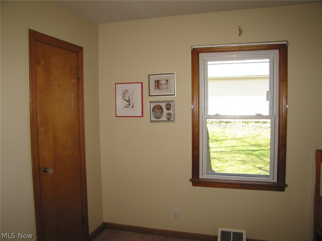 2415 Wadsworth Road Barberton, OH 44203 - Photo 17 of 35