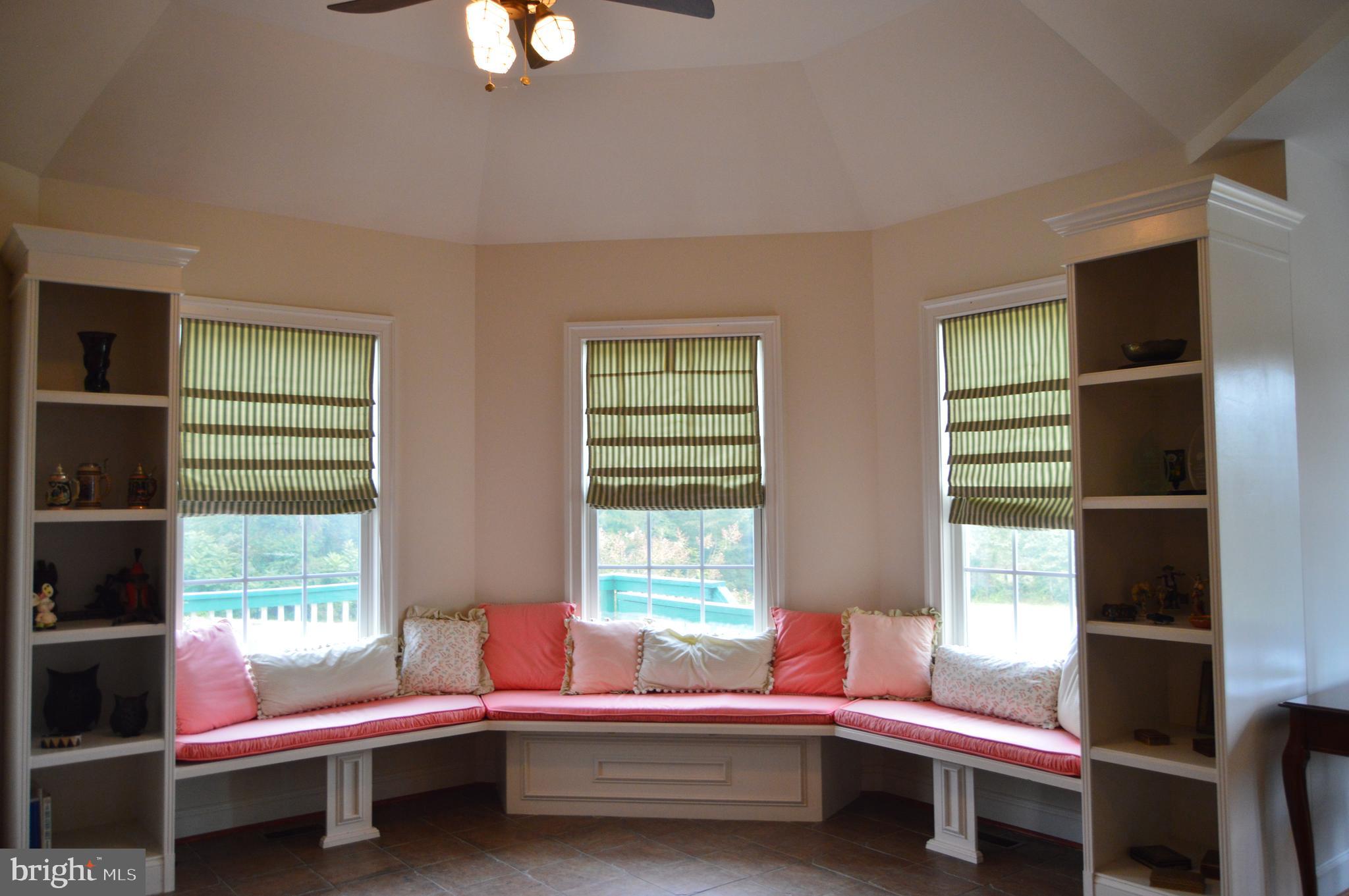 23185 Sparta Road Milford, VA 22514 - Photo 15 of 38 Breakfast area