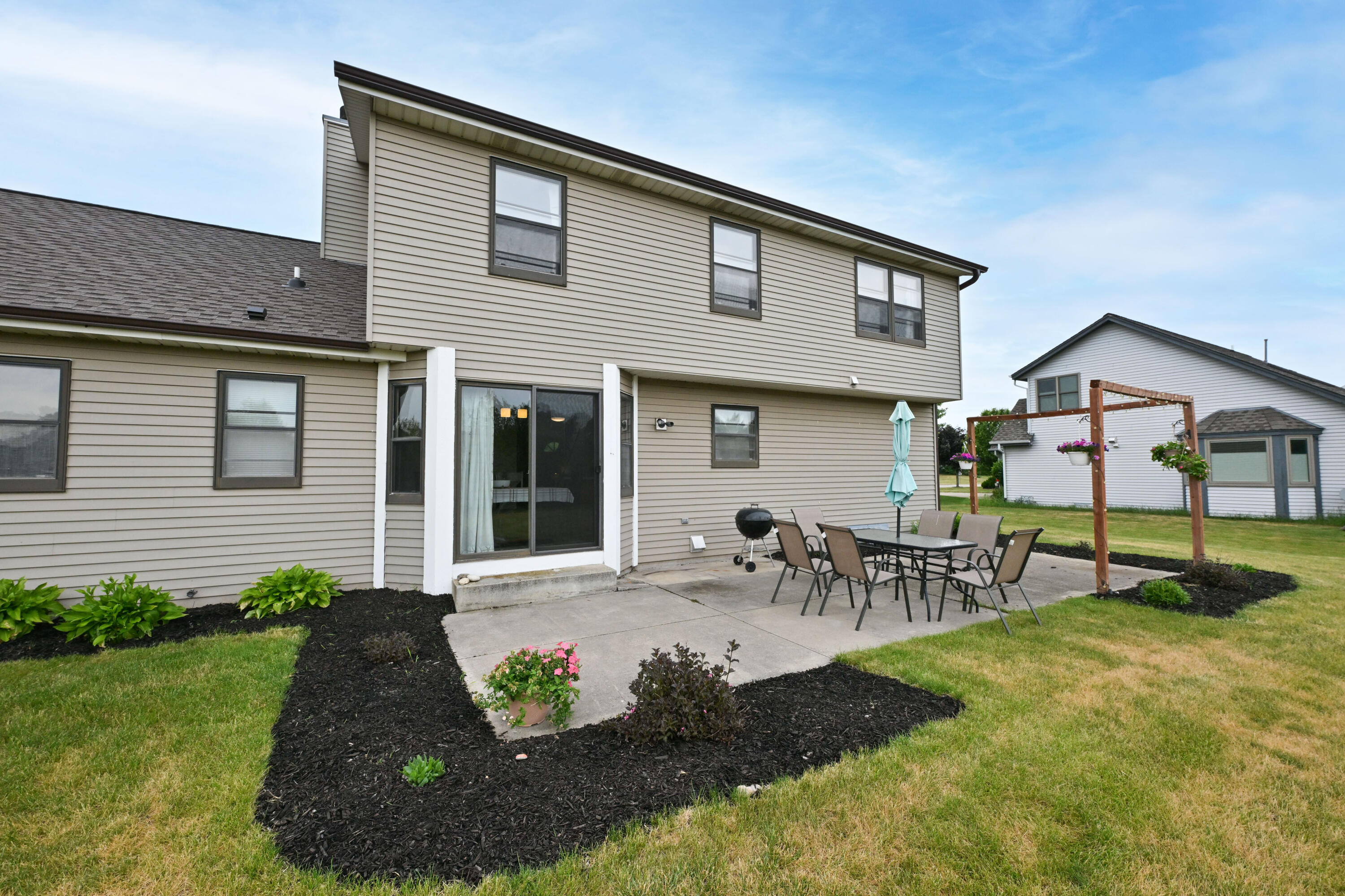 118 McKenzie Road Mukwonago, WI 53149 - Photo 33 of 36 Patio