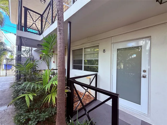 $1,600 | 7315 Byron Avenue, Unit 8, Miami Beach, FL 33141
