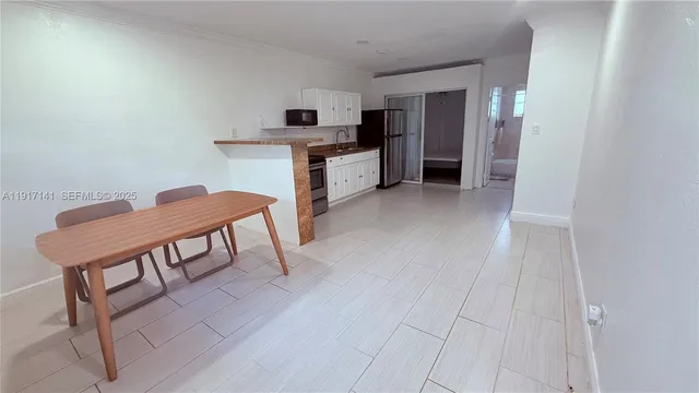 $1,600 | 7315 Byron Avenue, Unit 8, Miami Beach, FL 33141