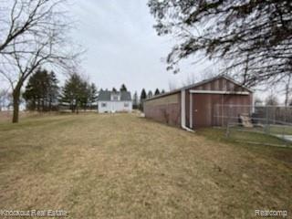 5380 King Road Bridgeport, MI 48722 - Photo 27 of 32