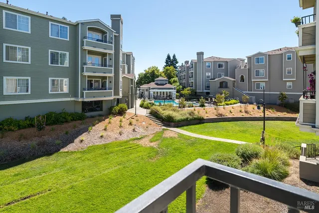 $575,000 | 852 Diablo Avenue, Unit 102, Novato, CA 94947