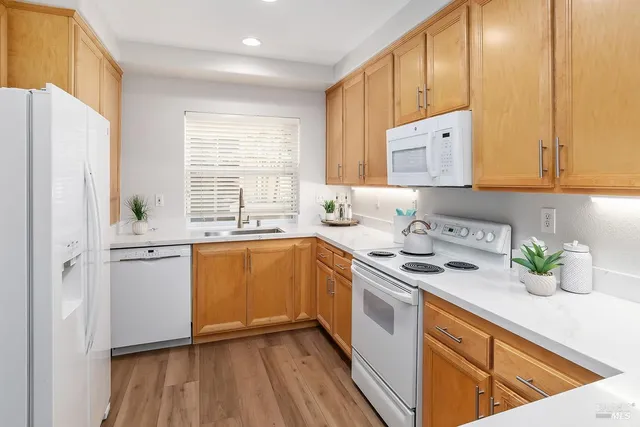 $575,000 | 852 Diablo Avenue, Unit 102, Novato, CA 94947