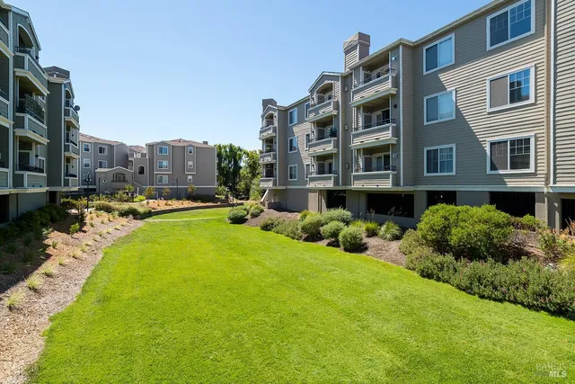 $575,000 | 852 Diablo Avenue, Unit 102, Novato, CA 94947