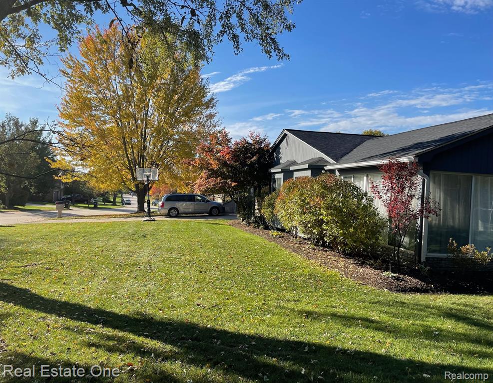 449 Silvervale Drive Rochester Hills, MI 48309 - Photo 24 of 34