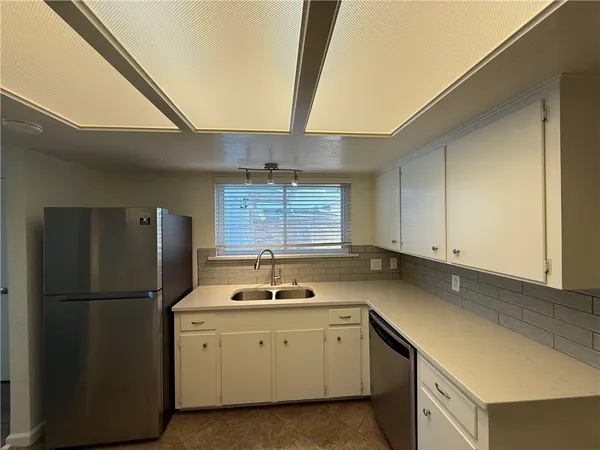 $225,000 | 830 Cliff Drive, Unit 18, Portland, TX 78374