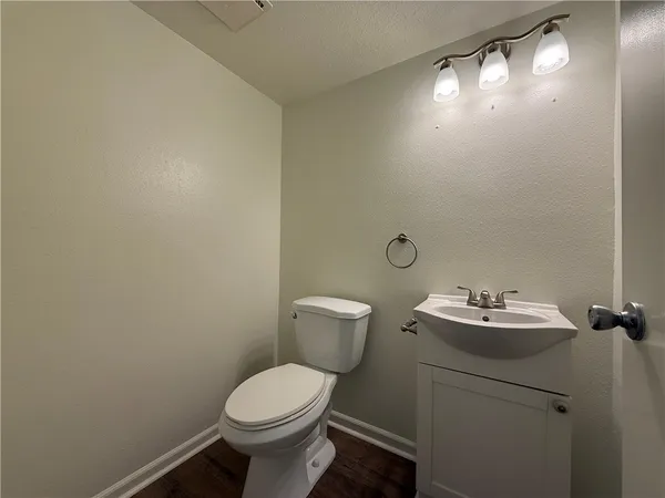 $225,000 | 830 Cliff Drive, Unit 18, Portland, TX 78374