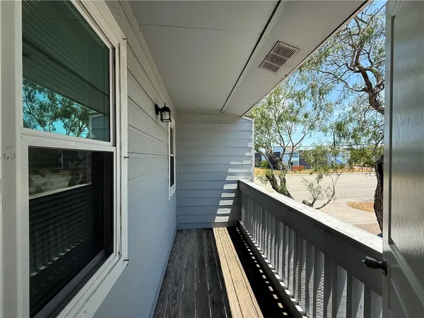 $225,000 | 830 Cliff Drive, Unit 18, Portland, TX 78374