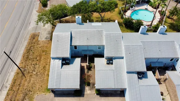 $225,000 | 830 Cliff Drive, Unit 18, Portland, TX 78374