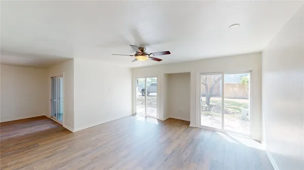 $225,000 | 830 Cliff Drive, Unit 18, Portland, TX 78374