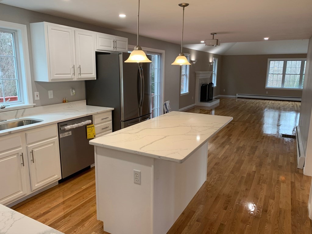 43 Red Barn Road Holden, MA 01520 - Photo 3 of 26 Gallery Image 3