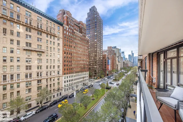 $1,350,000 | 750 Park Avenue, Unit 8A | Lenox Hill