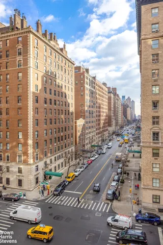$1,350,000 | 750 Park Avenue, Unit 8A | Lenox Hill