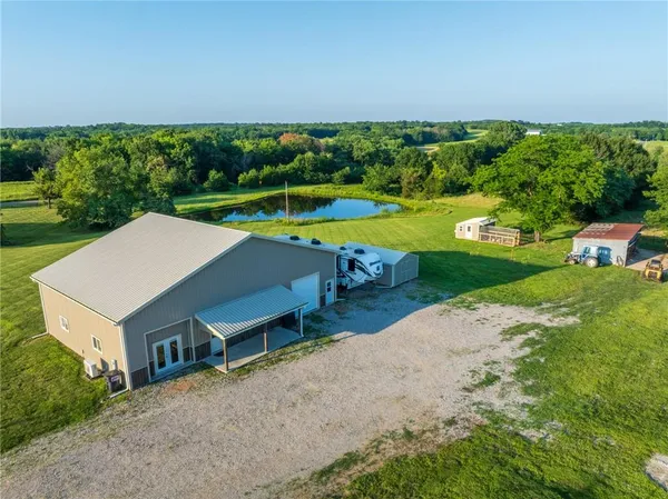 $399,000 | 2952 Northeast Hedge Road, Maysville, MO 64469