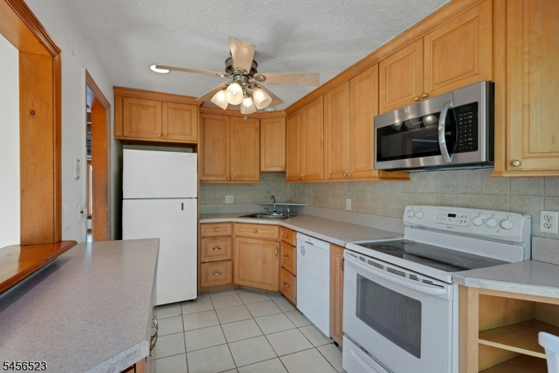 117 Springbrook Trail Sparta, NJ 07871 - Photo 11 of 48 Gallery Image 11