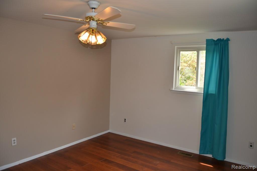 1734 Ranier Street Canton, MI 48187 - Photo 11 of 20 Master Bedroom 1