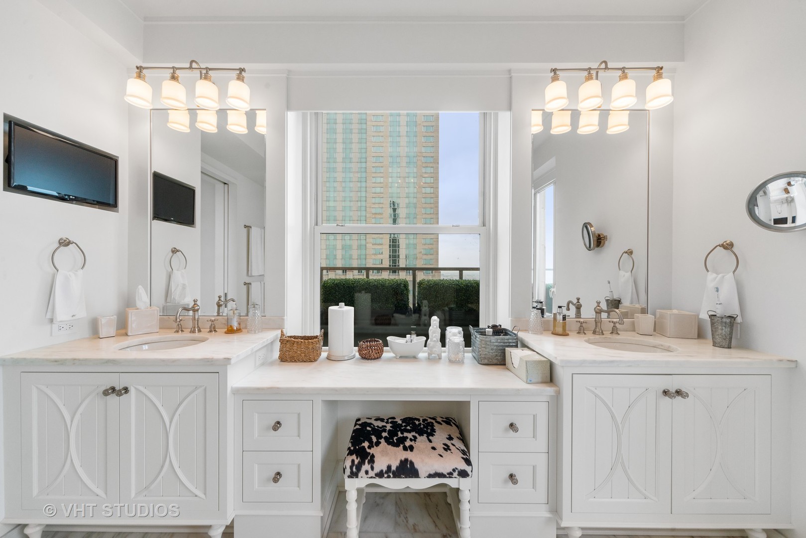 159 East Walton Place, Unit 35 Chicago, IL 60611 - Photo 21 of 24