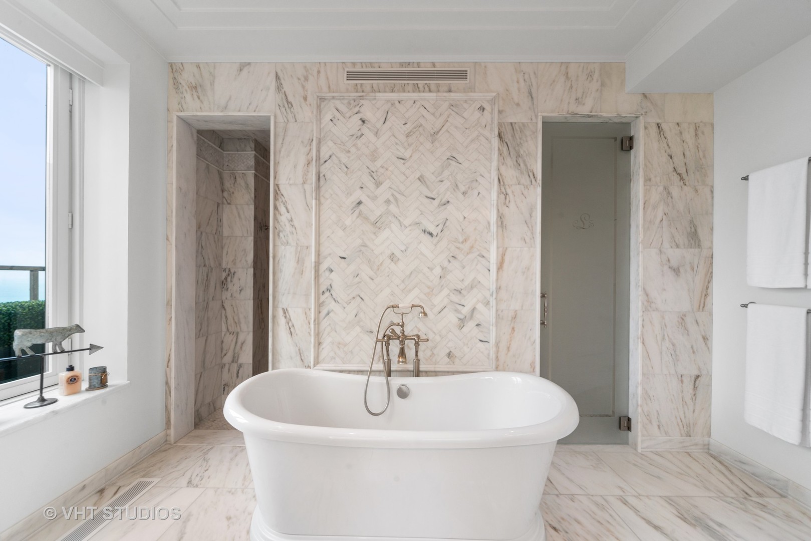 159 East Walton Place, Unit 35 Chicago, IL 60611 - Photo 22 of 24