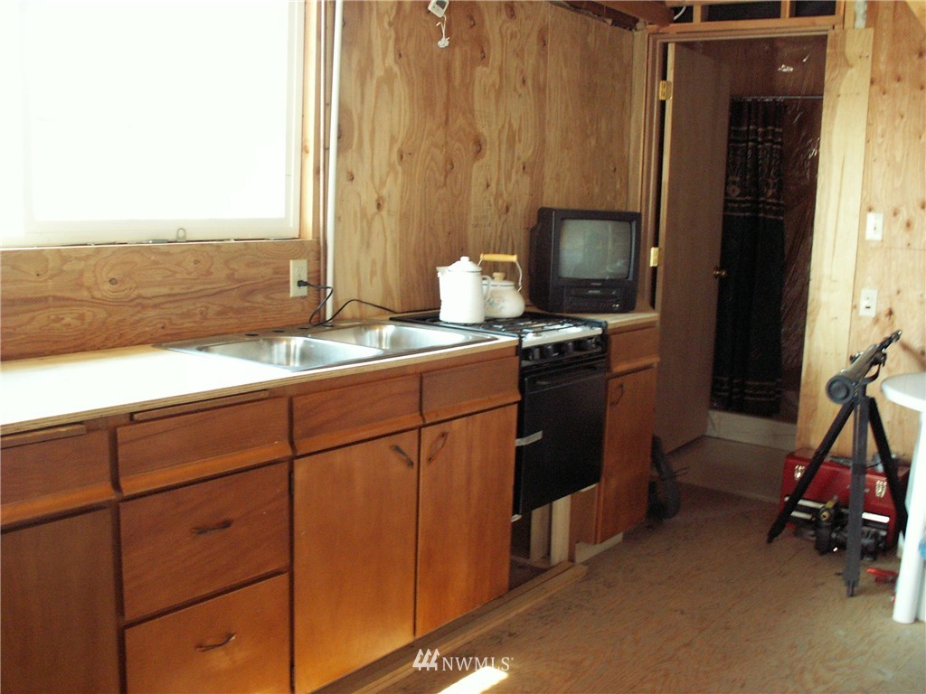 70 Lightning Creek Road Tonasket, WA 98855 - Photo 12 of 24 Gallery Image 12