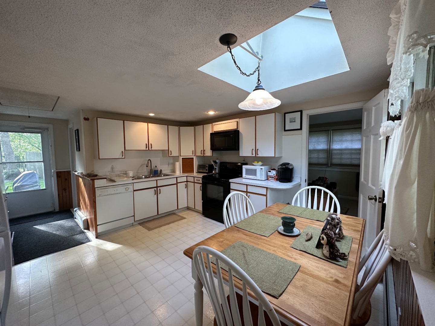 84 Pine Tree Road Vineyard Haven, MA 02568 - Photo 15 of 31 Gallery Image 15