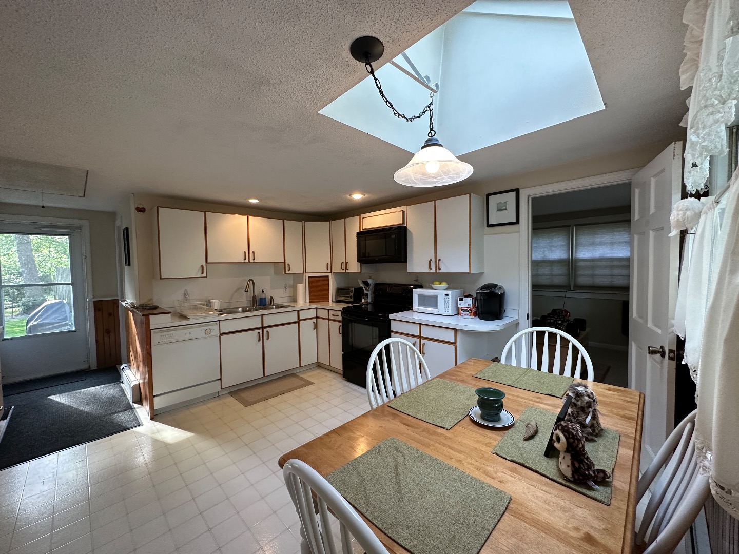 84 Pine Tree Road Vineyard Haven, MA 02568 - Photo 16 of 31 Gallery Image 16