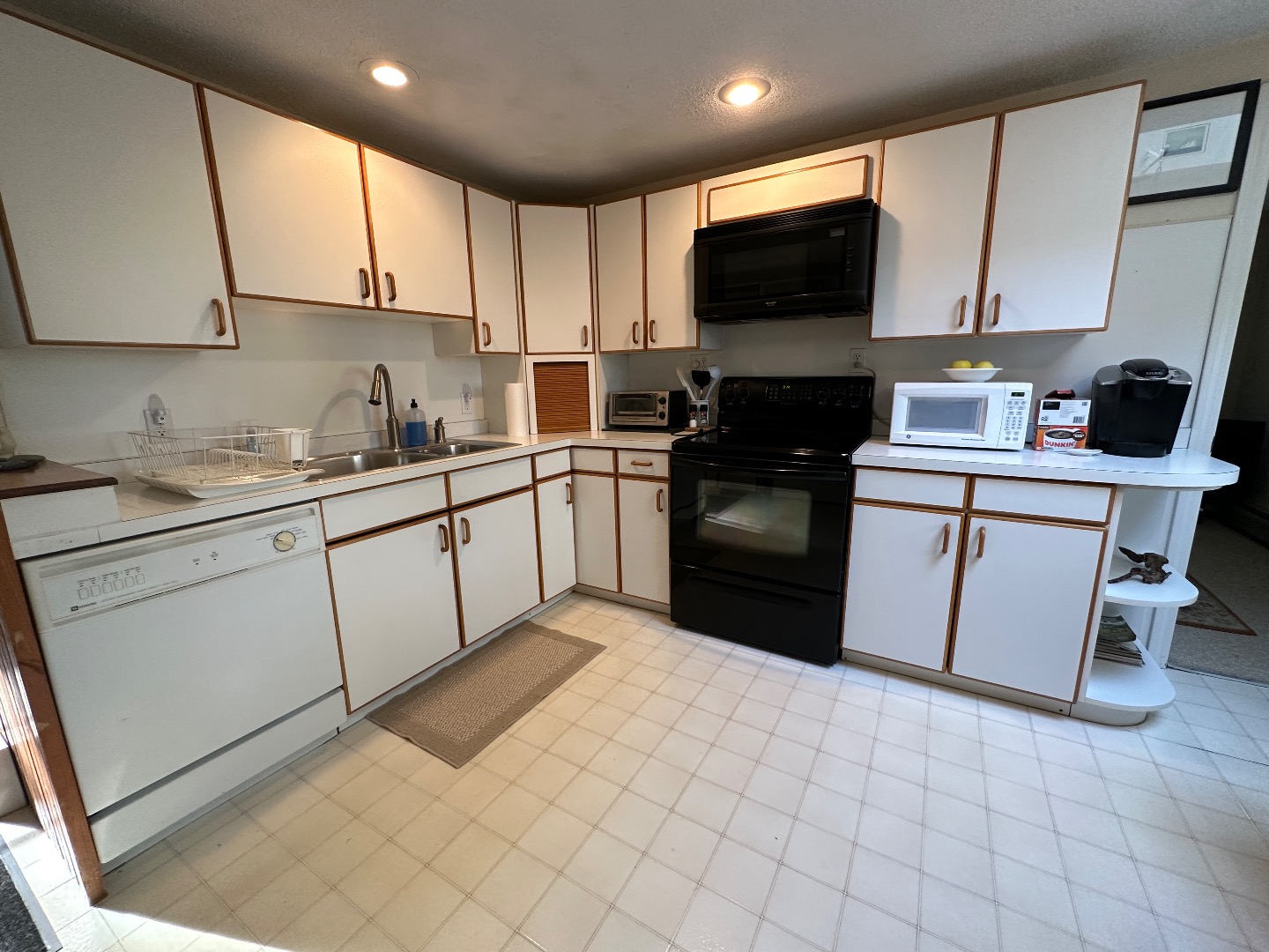 84 Pine Tree Road Vineyard Haven, MA 02568 - Photo 18 of 31 Gallery Image 18