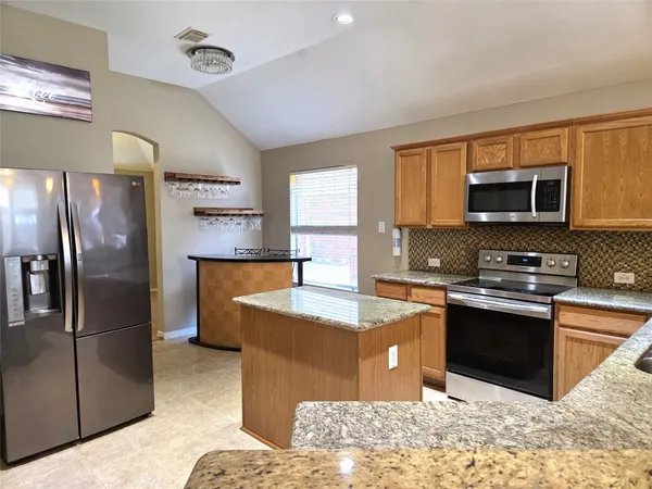 $2,100 | 19031 Golden Heath Lane, Richmond, TX 77407