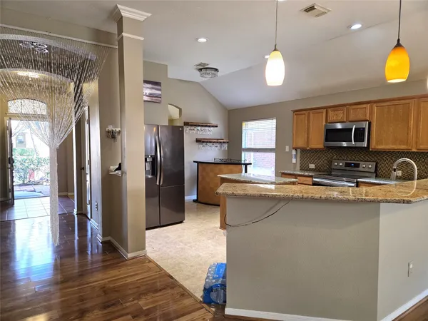 $2,100 | 19031 Golden Heath Lane, Richmond, TX 77407