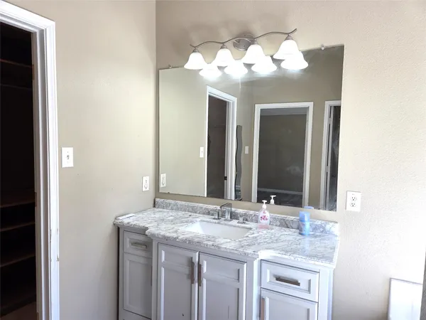 $2,100 | 19031 Golden Heath Lane, Richmond, TX 77407