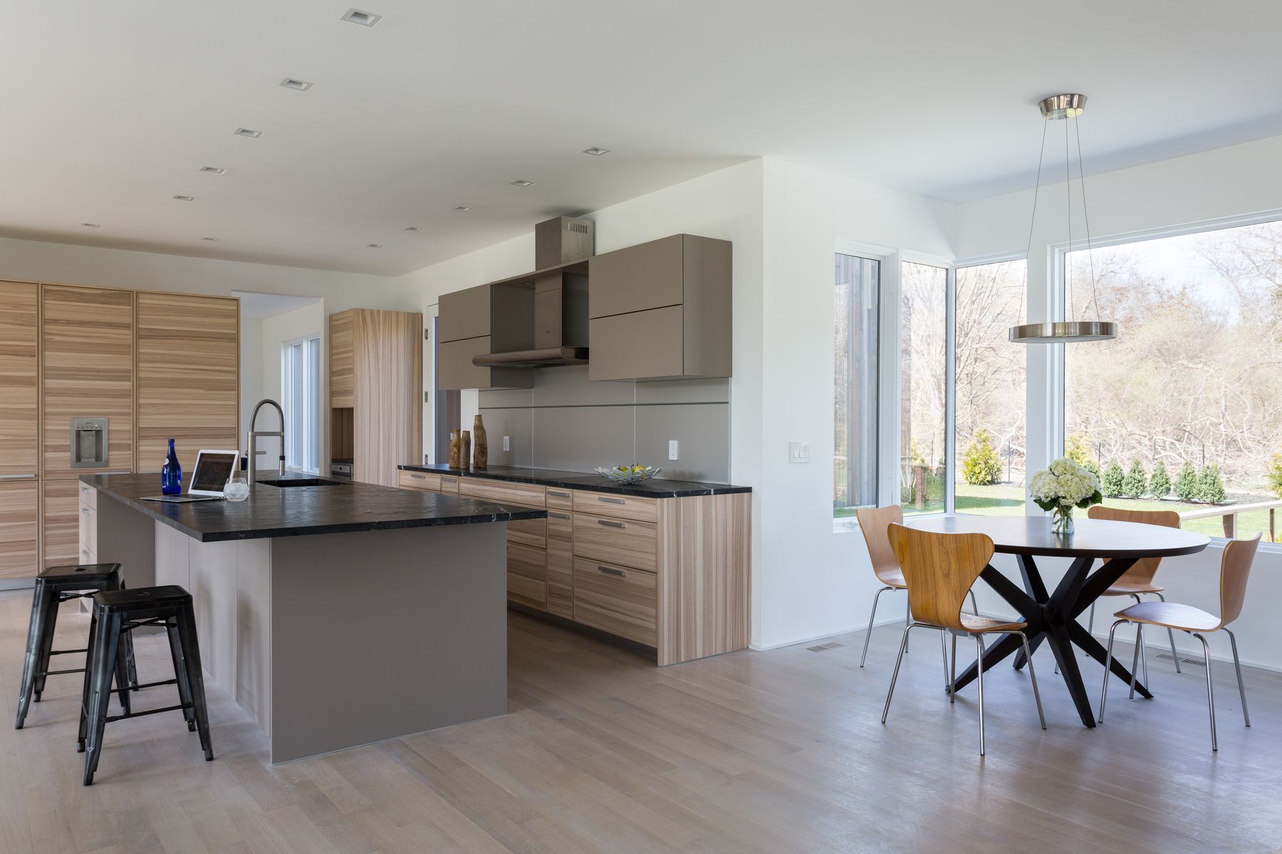 16 Fieldview Lane East Hampton, NY 11937 - Photo 11 of 25