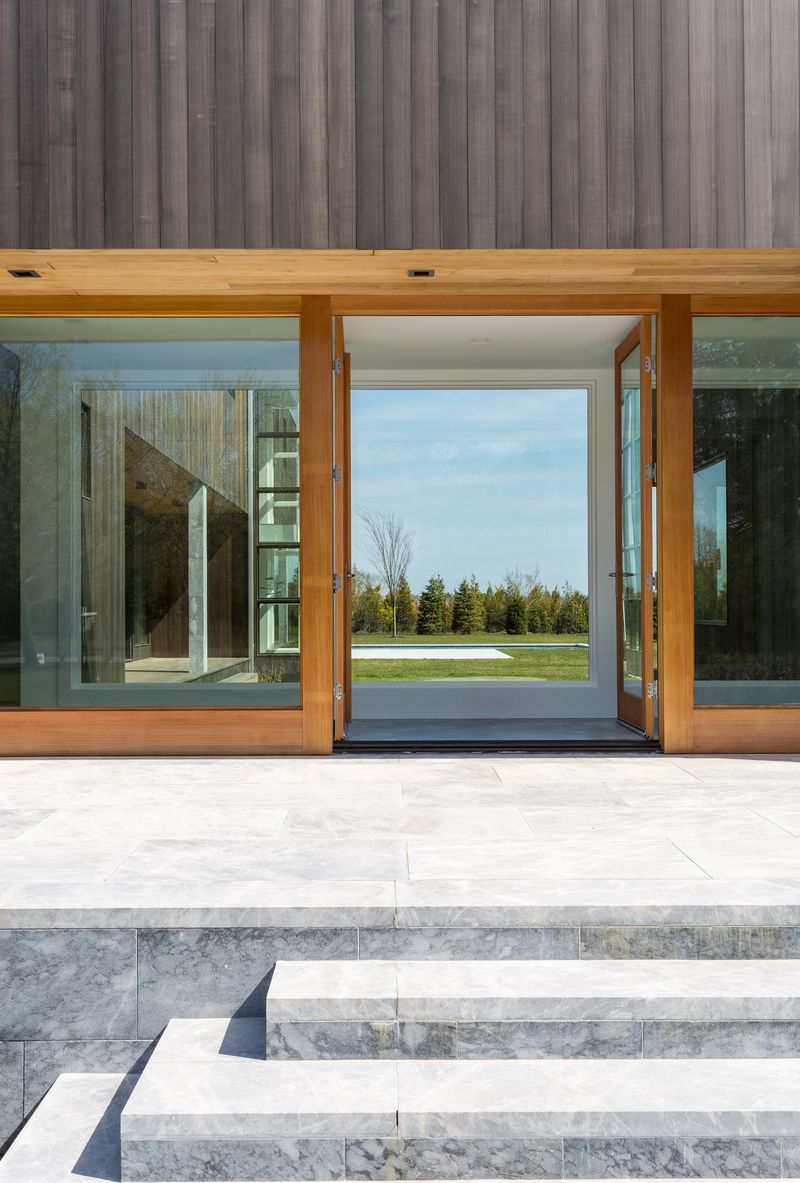 16 Fieldview Lane East Hampton, NY 11937 - Photo 3 of 25