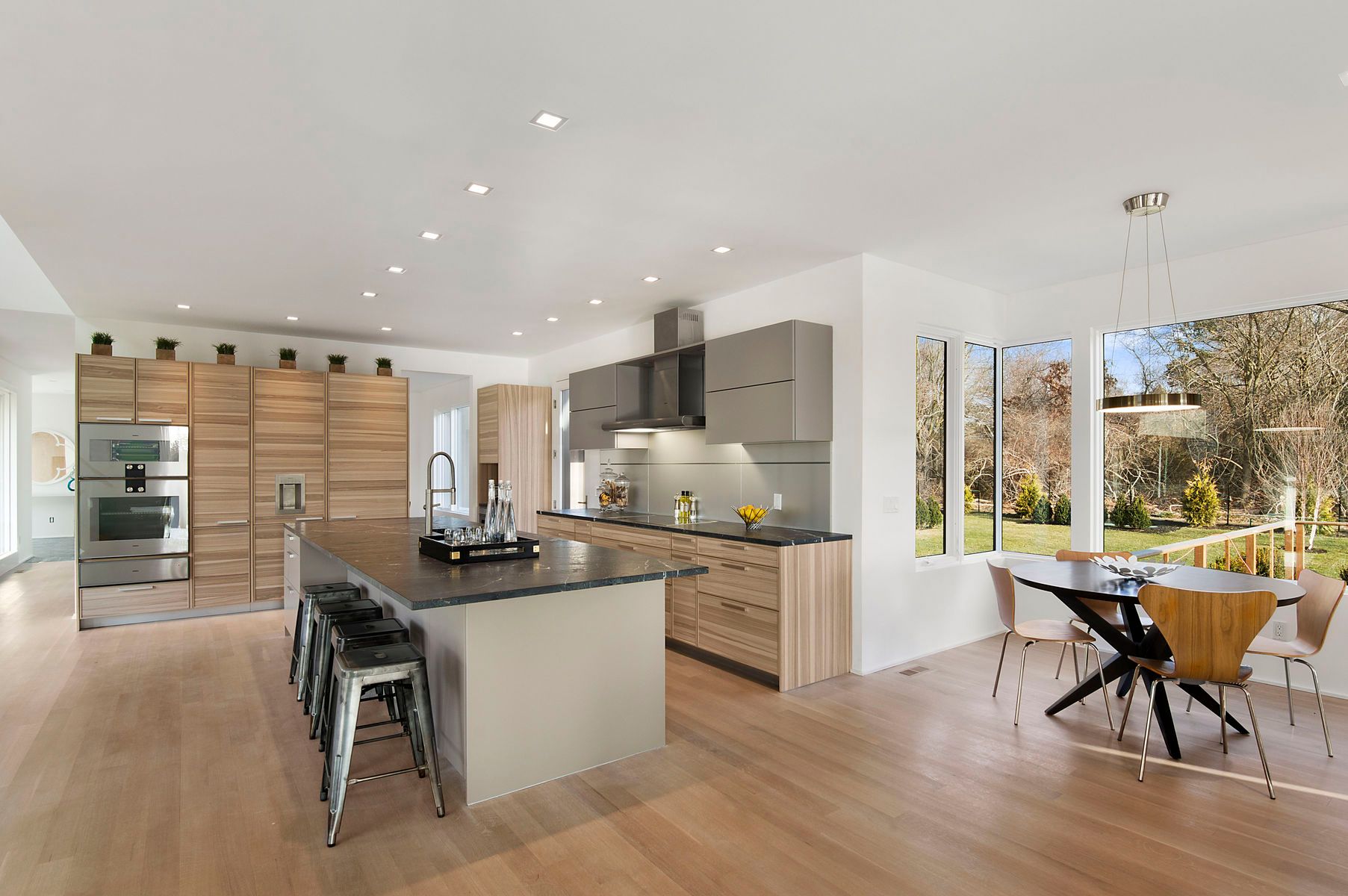 16 Fieldview Lane East Hampton, NY 11937 - Photo 9 of 25