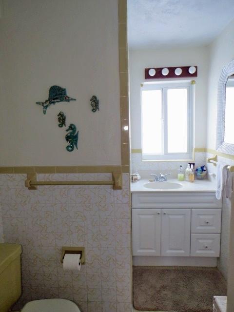 1207 Mockingbird Road Key Largo, FL 33037 - Photo 33 of 40 Downstairs Bathroom 1