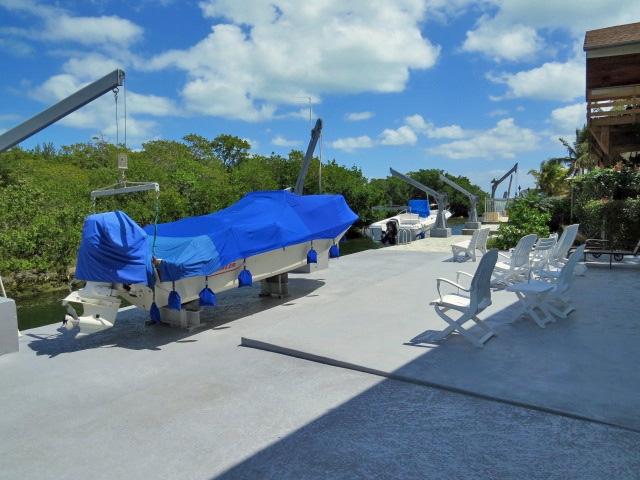 1207 Mockingbird Road Key Largo, FL 33037 - Photo 5 of 40 Dock w Davits