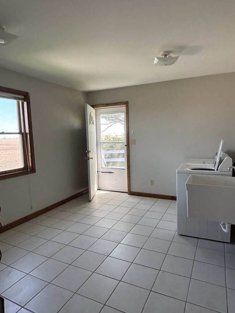 4332 East 1675th Road Earlville, IL 60518 - Photo 5 of 6